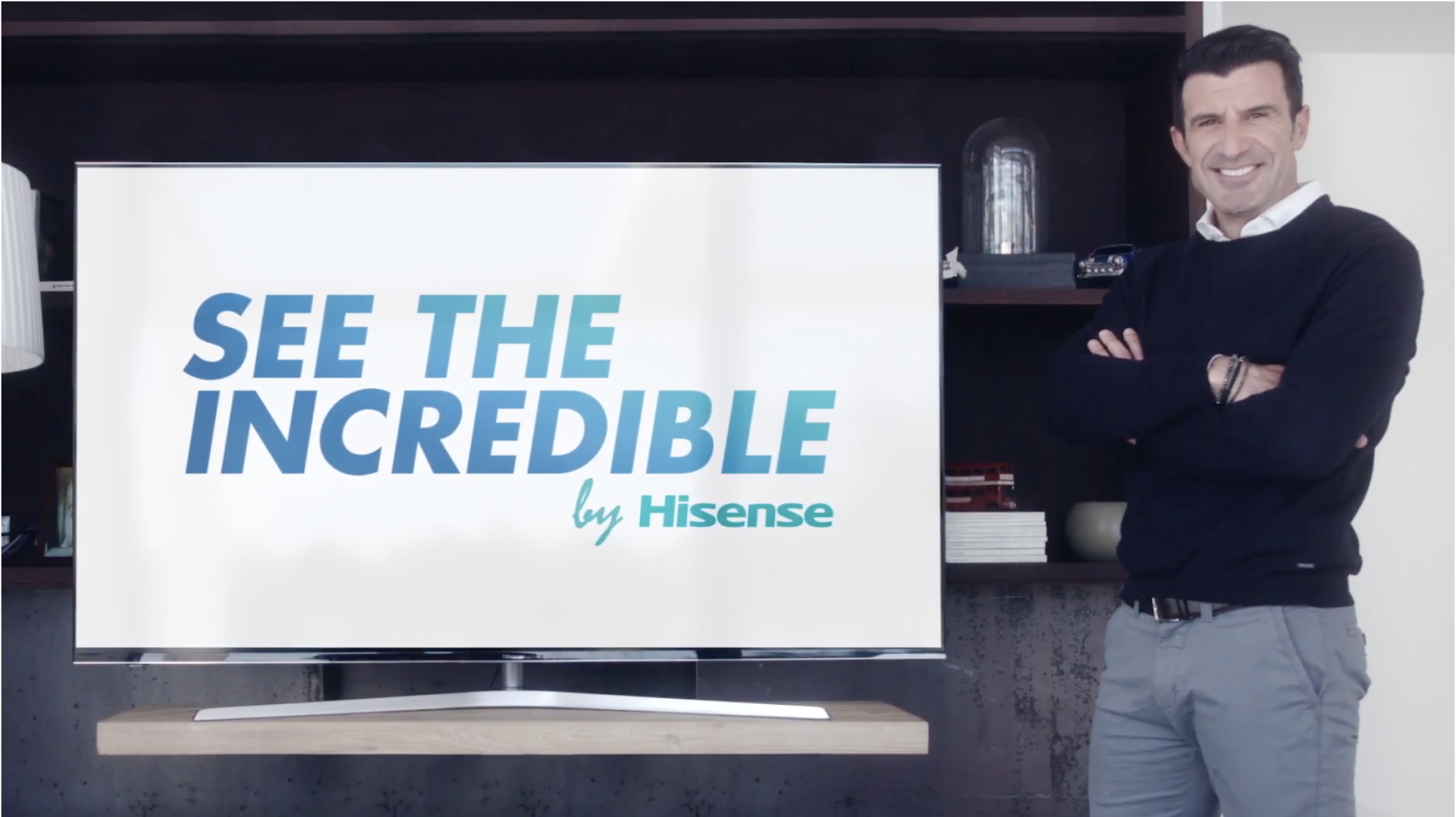 Imagen del spot realizado por Hisense y protagonizado por Figo